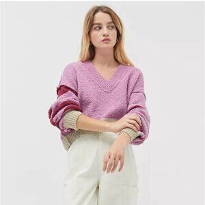 Urban Outfitters Women's Pink/Purple Notched V Neck Crop Sweater - Medium
